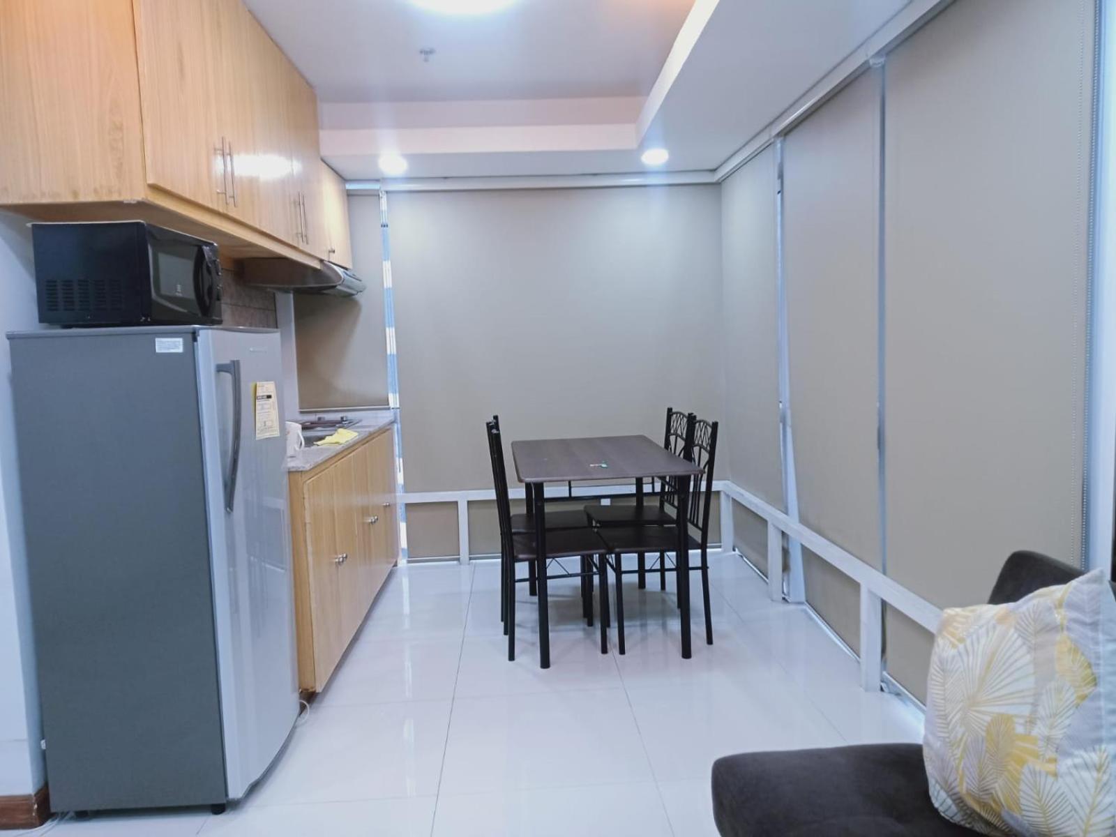2 Bedrooms Units Forbes Area 5Th Avenue Bgc Center Manila Eksteriør billede