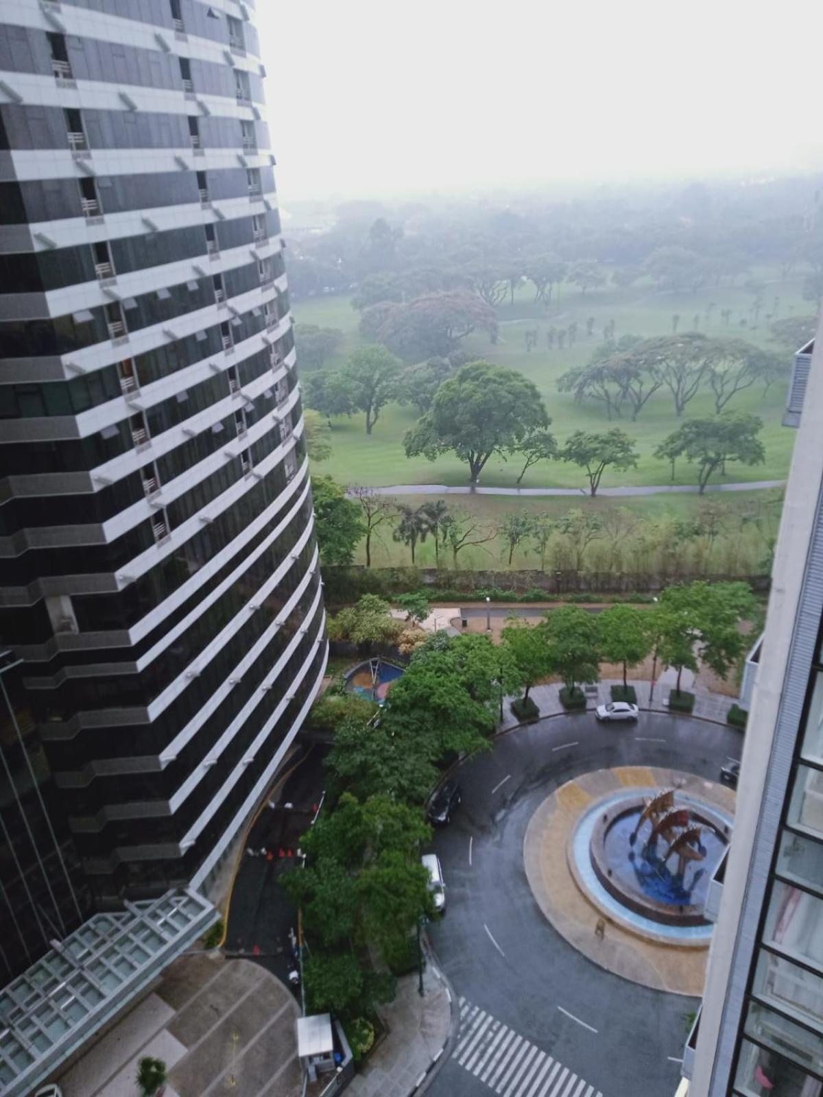 2 Bedrooms Units Forbes Area 5Th Avenue Bgc Center Manila Eksteriør billede