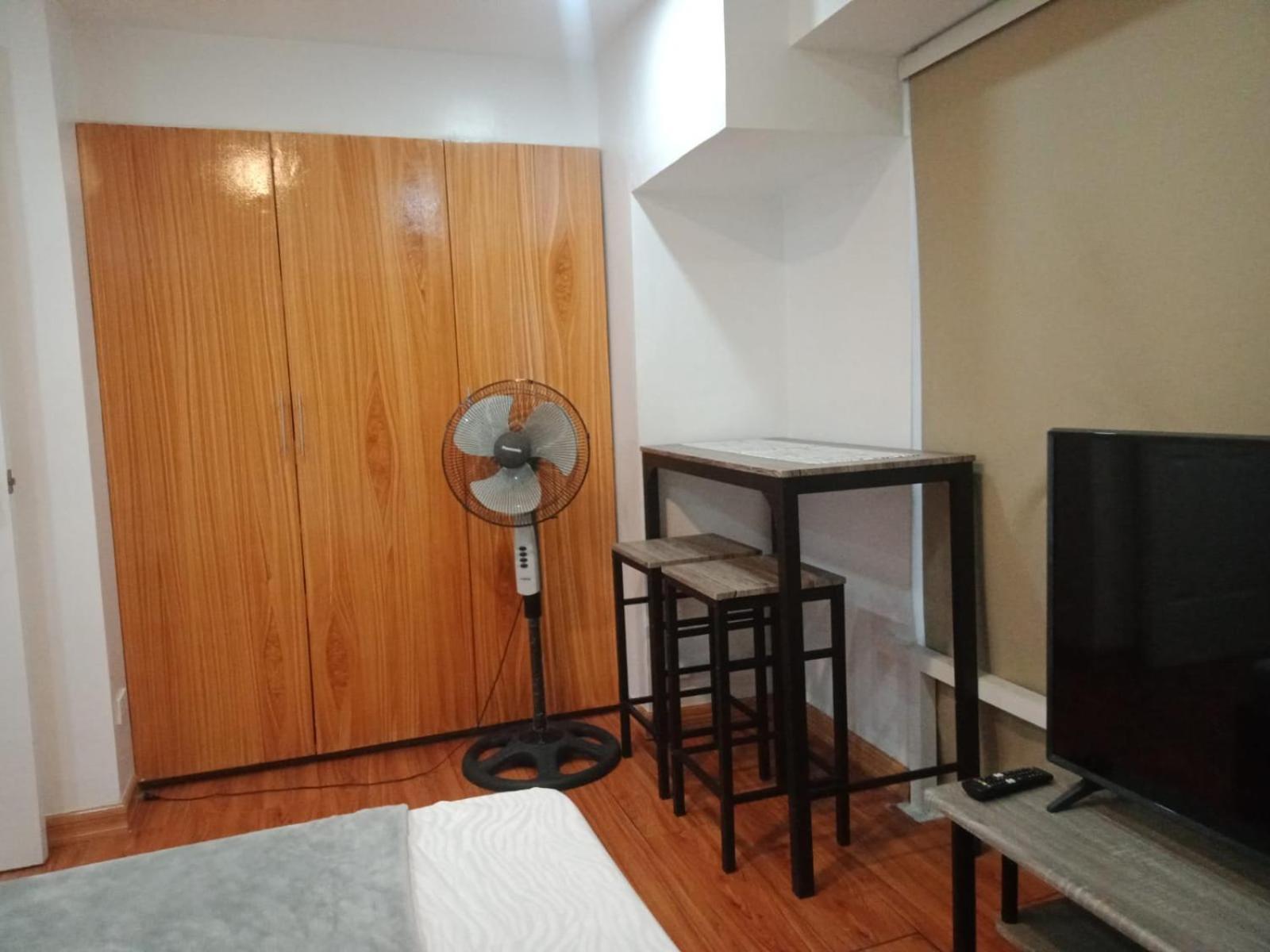 2 Bedrooms Units Forbes Area 5Th Avenue Bgc Center Manila Eksteriør billede