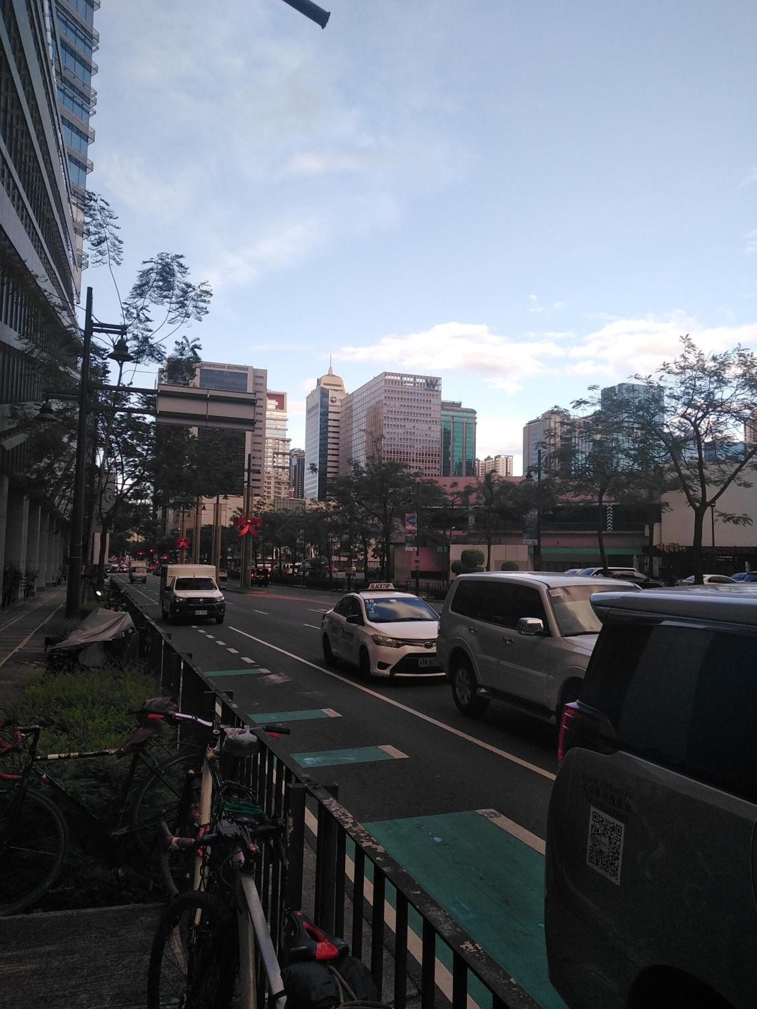 2 Bedrooms Units Forbes Area 5Th Avenue Bgc Center Manila Eksteriør billede